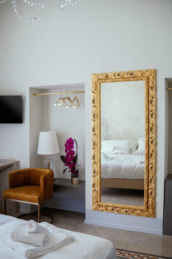 Palazzo Dei Grifoni - Luxury Suites - Сан Бенедето дел Тронто Екстериор снимка